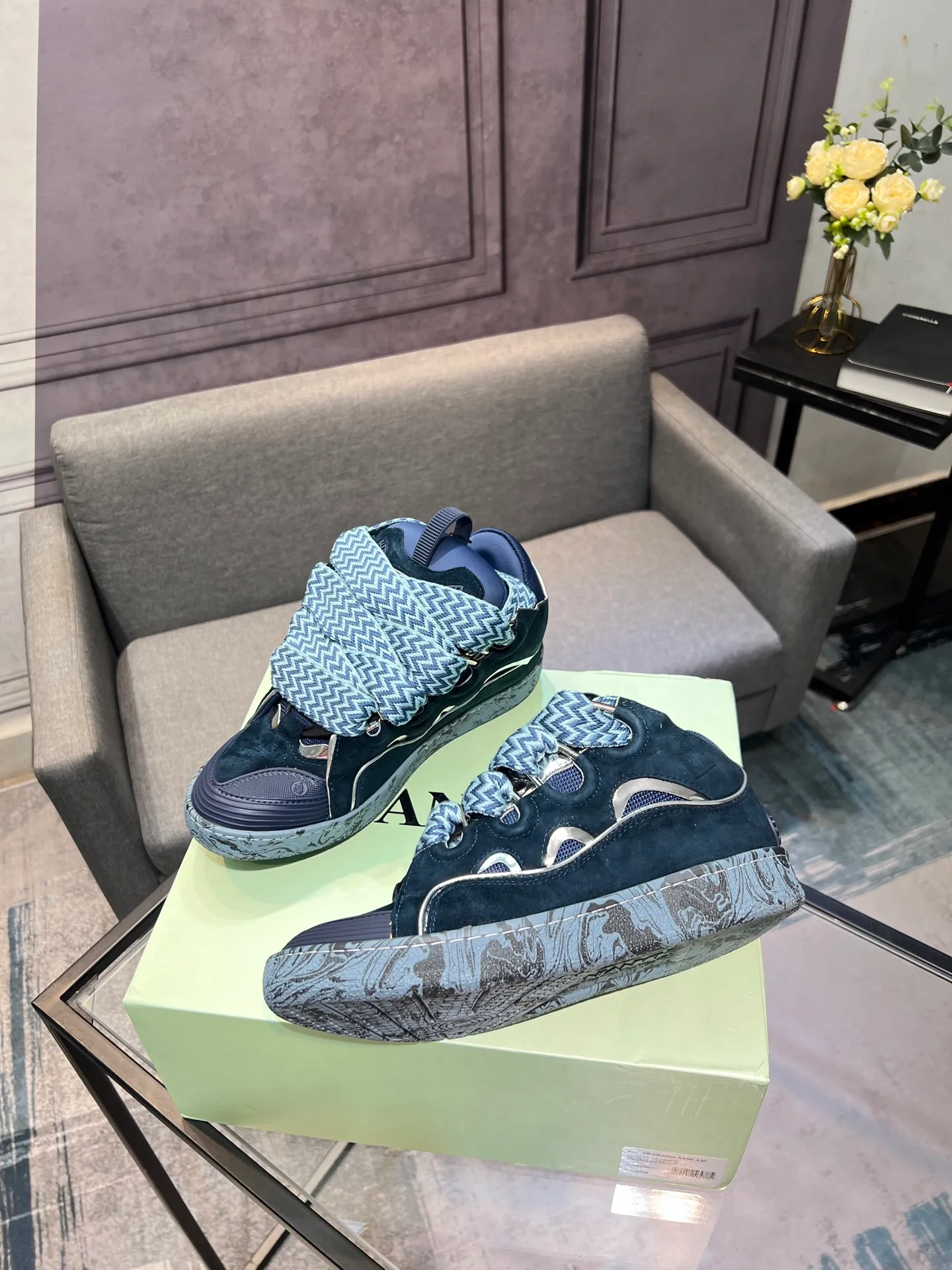Men's men's shoes💰780 [LANVIN] Latest lace-up fashionable casual sneakers for couples High-quality CLAY couple series‼ ️ The latest trendy products of the season 🌈Many bloggers have planted grass and purchased the original open-mold customization. The upper and outsole are sewn with mark threads without edge sealing. Multiple material splicing combination design. Very versatile for fashionable and casual wear. Comfortable on the feet. Recommended for self-retention (upper cowhide + cow suede + breathable mesh) inner foot pad cowhide exclusive original open-mold clear logo rubber outsole ⚠️36-44 yards (45 custom-made)